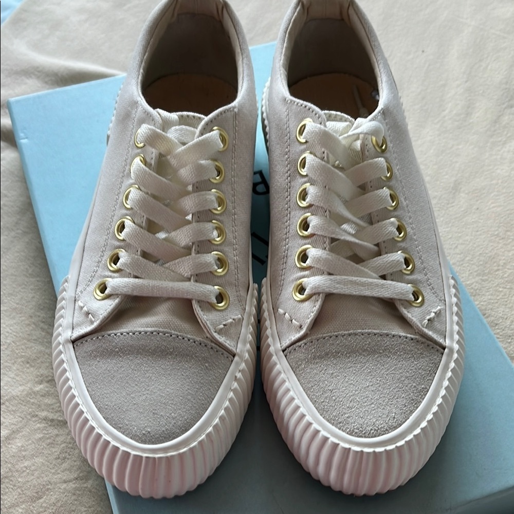 COOL SUEDE AND CANVAS SNEAKERS, LIKE NEW, SIZE 7